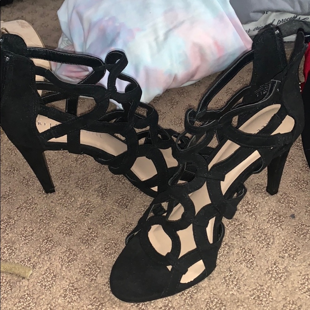 Kelly & Katie Black Heel